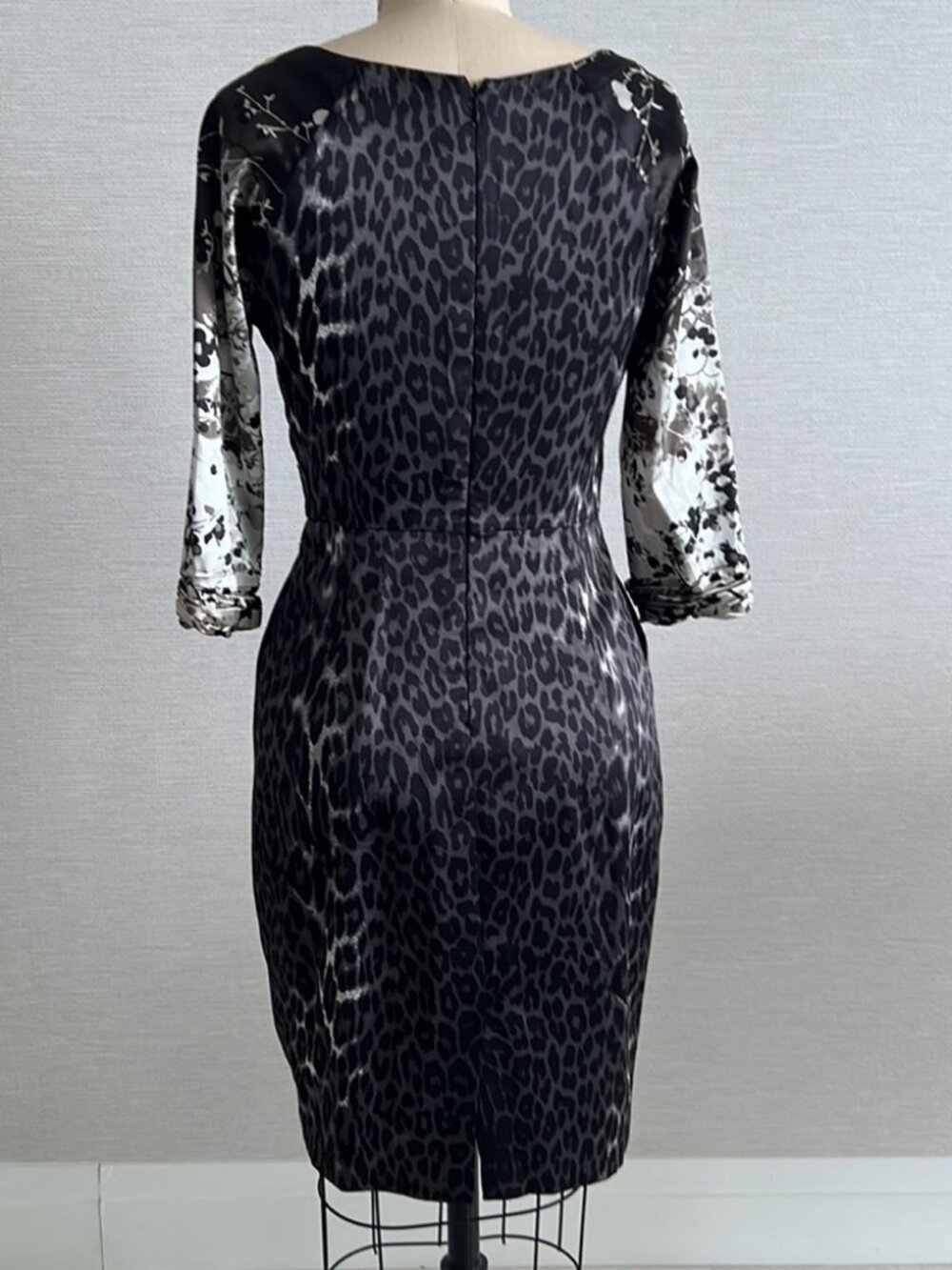 T Tahari Leopard Floral Dress Sz 4 3/4 Sleeve Back Zip